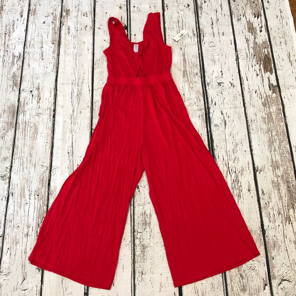 Cute boho chic red Capri romper w.cutout- SM- NWT
